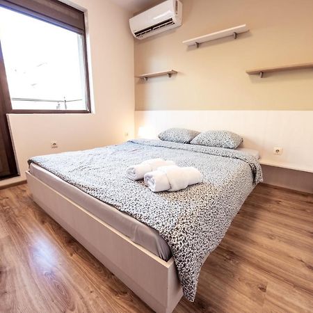 Bright 1Bdr Apartment With A Balcony Софія Екстер'єр фото