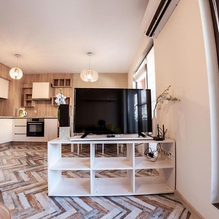 Bright 1Bdr Apartment With A Balcony Софія Екстер'єр фото