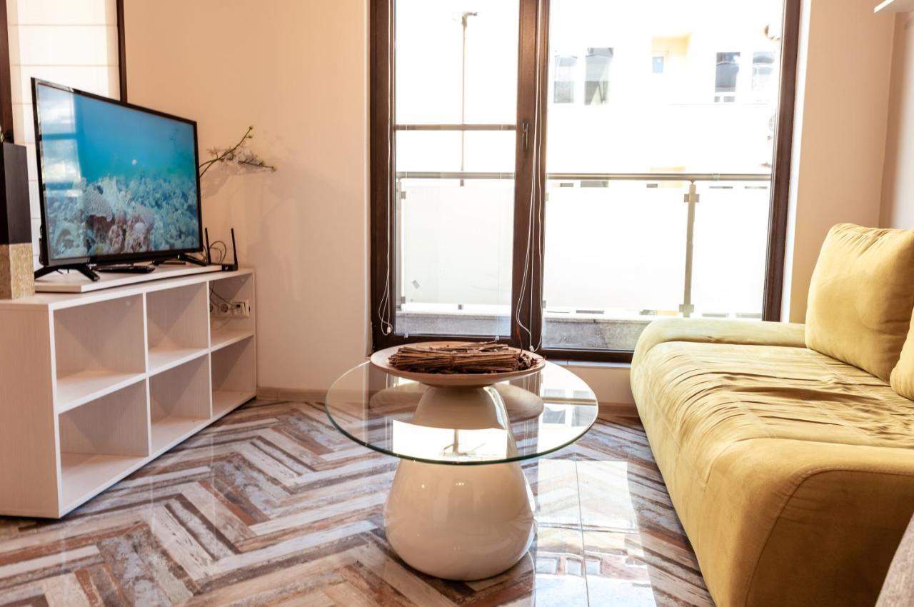 Bright 1Bdr Apartment With A Balcony Софія Екстер'єр фото