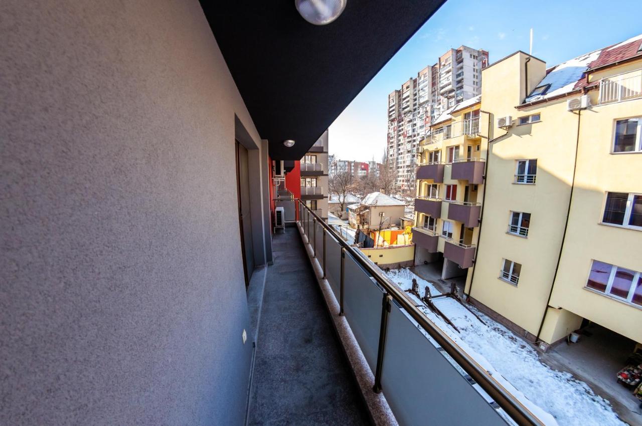 Bright 1Bdr Apartment With A Balcony Софія Екстер'єр фото